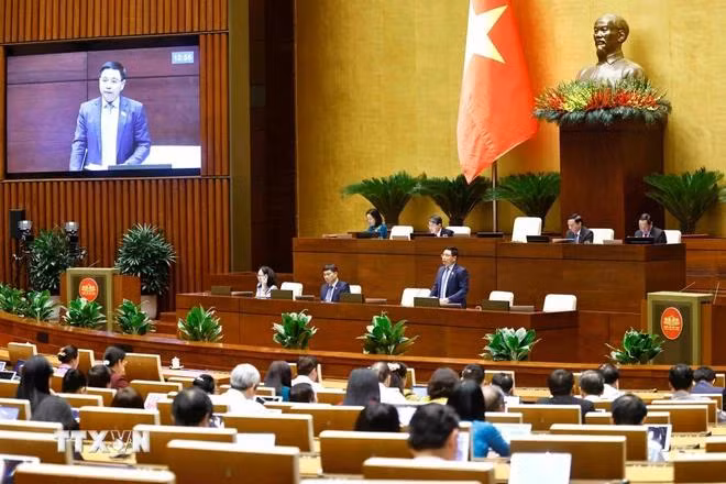 Bộ trưởng Bộ Giao thông vận tải Nguyễn Văn Thắng giải trình, làm rõ một số vấn đề đại biểu Quốc hội nêu. (Ảnh: Doãn Tấn/TTXVN)