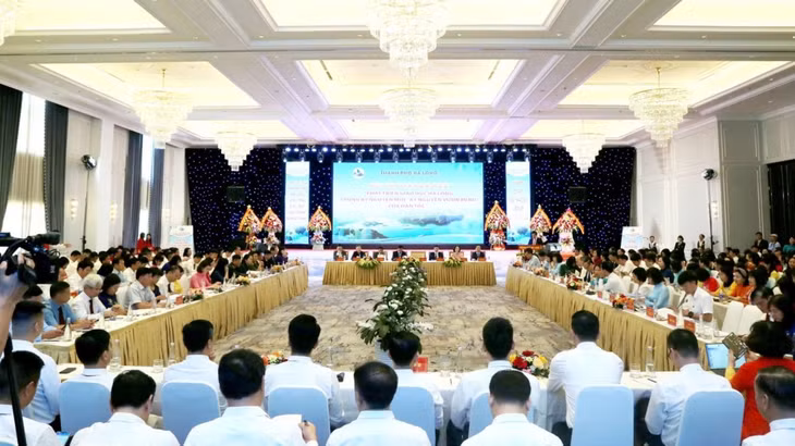 TP Hạ Long tổ chức hội thảo khoa học “Phát triển giáo dục Hạ Long trong kỷ nguyên mới - Kỷ nguyên vươn mình của dân tộc” nhằm tìm ra những giải pháp để phát triển ngành GD&amp;ĐT đáp ứng yêu cầu của giai đoạn mới.