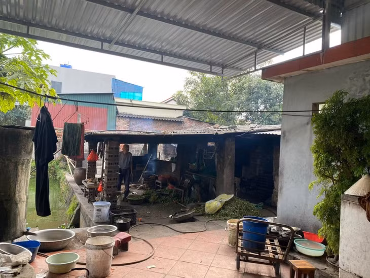 Hộ chăn nuôi nằm trong khu vực đề xuất không được phép chăn nuôi trên địa bàn TX Quảng Yên. Ảnh do Sở NN&amp;PTNT cung cấp