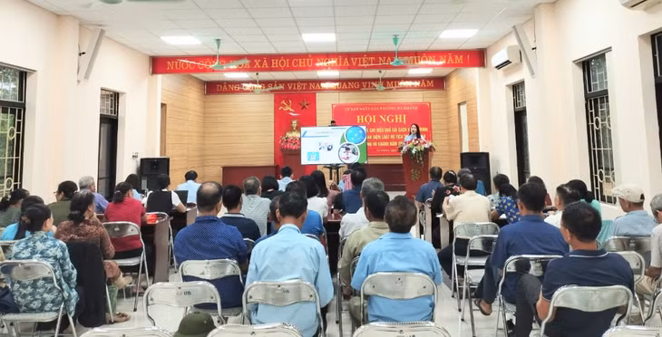 Phường Hà Khánh tổ chức tập huấn, hướng dẫn người dân thực hiện giao dịch TTHC qua Cổng dịch vụ công quốc gia.