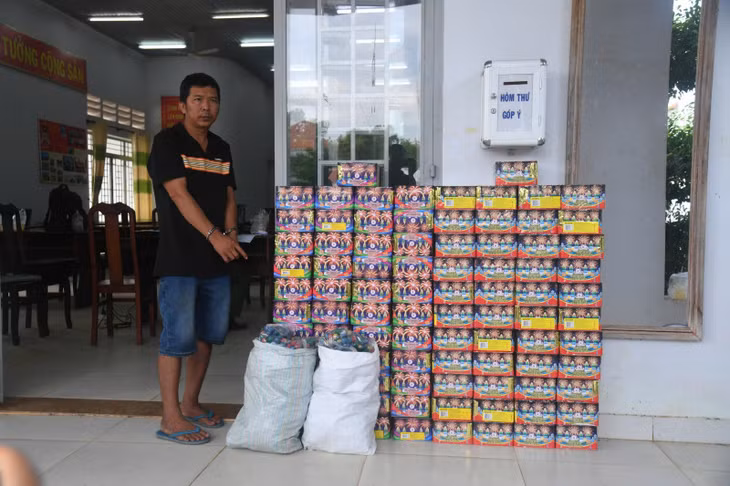 Đối tượng cùng tang vật.