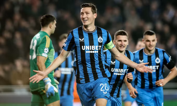 Tiền vệ Hans Vanaken mừng bàn phạt đền giúp Brugge hạ Aston Villa. Ảnh: PA