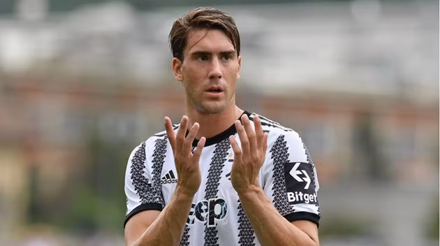 Vlahovic đang dính chấn thương bắp đùi.