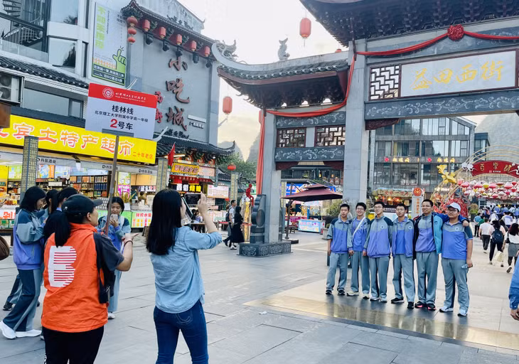 Phố Tây Dương Sóc chắc chắn là những trải nghiệm tuyệt vời trong hành trình khám phá Quế Lâm của du khách.