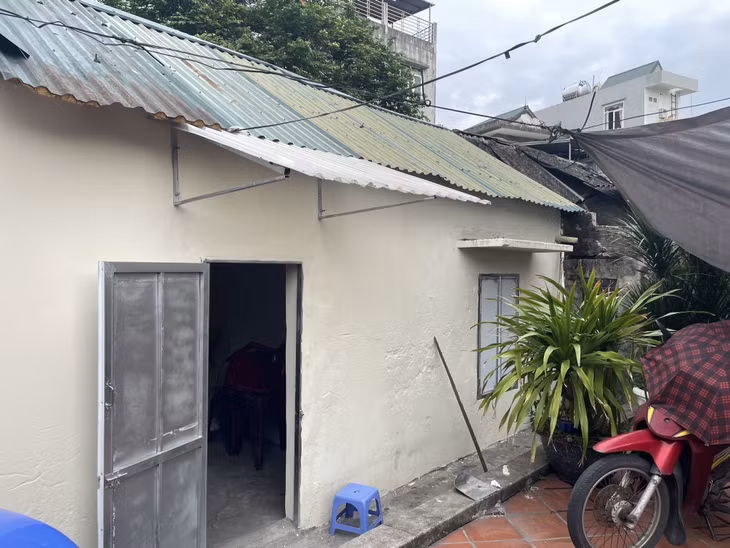 Gia đình Anh Lê Quang Khái (phường Cẩm Phú, TP Cẩm Phả) là một trong những hộ thuộc đối tượng được hỗ trợ về nhà ở theo Nghị quyết số 42/2024/NQ-HĐND của HĐND tỉnh.