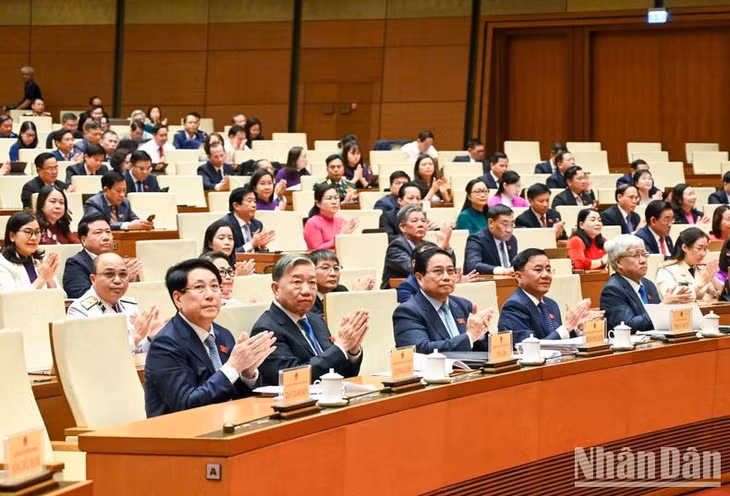 Các đồng chí lãnh đạo Đảng, Nhà nước và đại biểu dự phiên bế mạc. Ảnh: DUY LINH