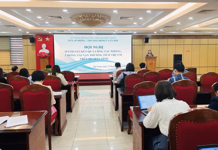 Quang cảnh hội nghị đánh giá kết quả công tác phòng chống tai nạn thương tích trẻ em.