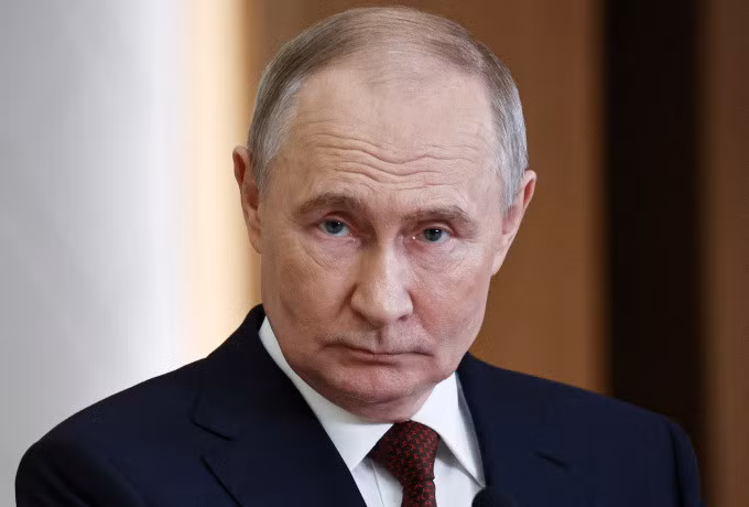 Tổng thống Putin tại cuộc họp báo ở Astana, Kazakhstan, ngày 28/11. Ảnh: Reuters
