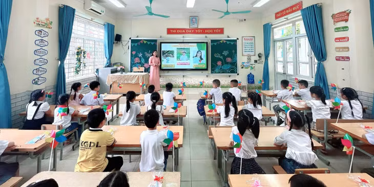 Học sinh Trường TH-THCS Hà Trung (TP Hạ Long) học tập trong môi trường giáo dục hiện đại, thân thiện.