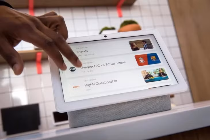 Màn hình thông minh Google Nest Hub Max. Ảnh: Bloomberg.