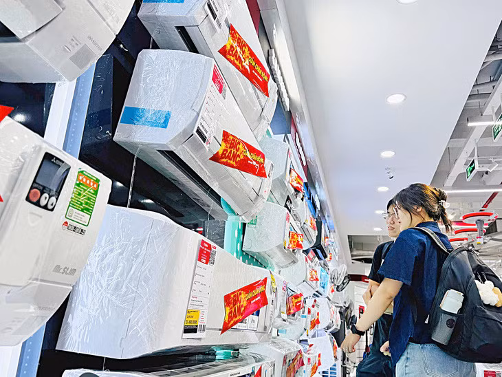 Nhiều đại biểu Quốc hội cho rằng đánh thuế tiêu thụ đặc biệt với máy điều hòa là không hợp lý do đây là mặt hàng tiêu dùng thiết yếu của người dân - Ảnh: THANH HIỆP