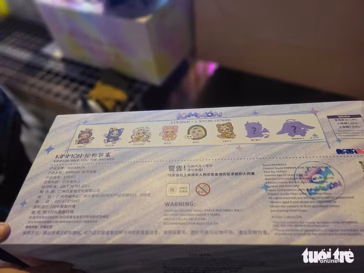 Túi mù trở thành trào lưu được nhiều người yêu thích nhờ khơi gợi sự tò mò. Mỗi bộ sưu tập thường có một túi phiên bản giới hạn, kích thích người mua tiếp tục săn lùng các mẫu còn thiếu - Ảnh: NHẬT XUÂN