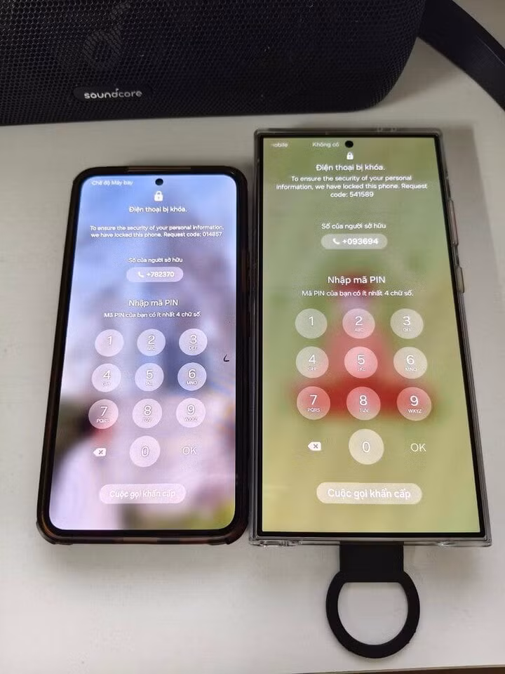 Hai chiếc điện thoại nhãn hiệu Samsung sử dụng chung tài khoản đã bị khóa sau khi người dùng "táy máy" thử nghiệm truy cập vào đường link giả mạo.