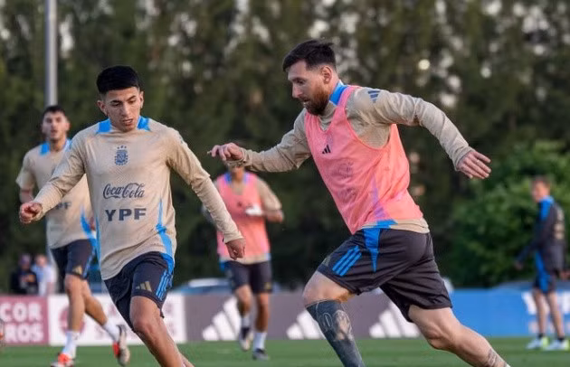 Messi sẽ vắng mặt ở trận đấu tri ân đồng đội cũ.