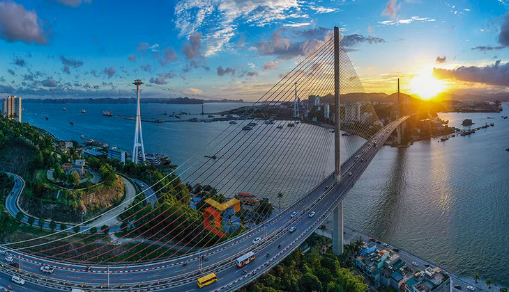Cầu Bãy Cháy dự sắc vàng