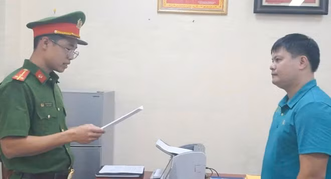Đối tượng Viễn bị khởi tố về hành vi làm giả con dấu cơ quan, tổ chức. Ảnh: Công an tỉnh Thái Nguyên.