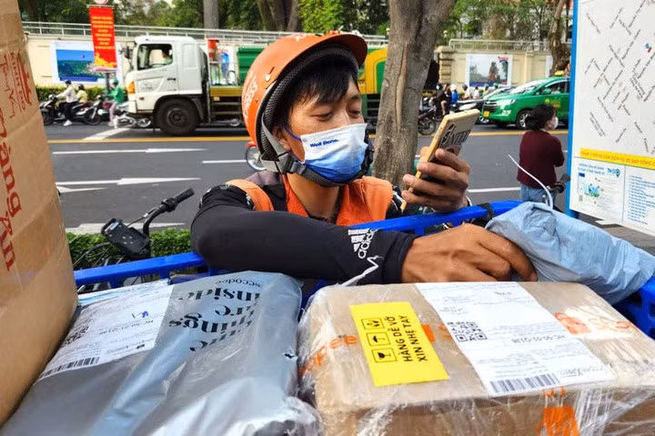 Việt Nam nằm trong số 10 thị trường có tốc độ tăng trưởng thương mại điện tử nhanh nhất thế giới. (Ảnh minh họa: TL)
