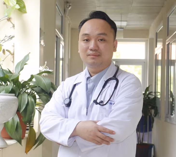 Bác sĩ Trương Văn Thế, Phó trưởng khoa, Phụ trách Khoa Hô hấp - Tim mạch - Tiêu hóa - Thần kinh (Bệnh viện Sản Nhi Quảng Ninh).