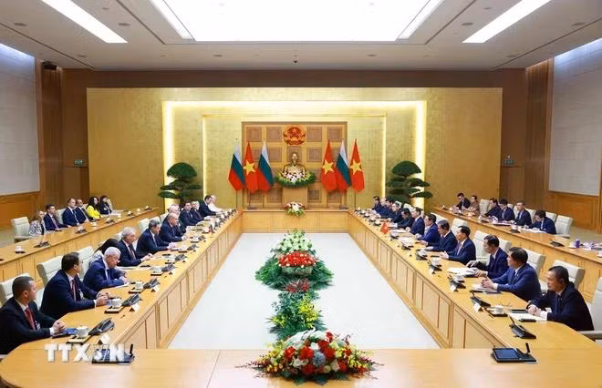Thủ tướng Phạm Minh Chính hội kiến Tổng thống Bulgaria Rumen Radev. (Ảnh: Dương Giang/TTXVN)
