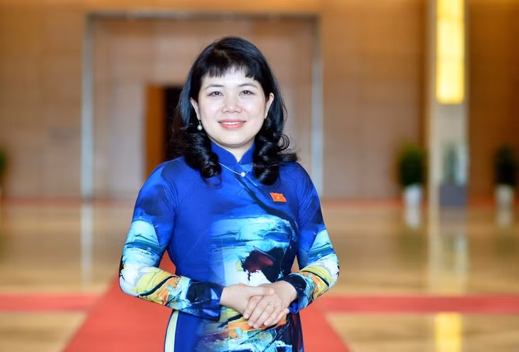 Đại biểu Nguyễn Thị Thu Hà - Phó Trưởng Đoàn chuyên trách Đoàn ĐBQH tỉnh Quảng Ninh