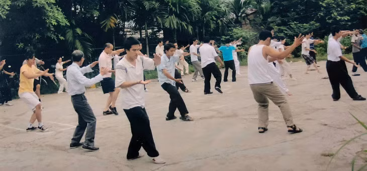 Tập luyện để có cơ thể khỏe mạnh - Ảnh: HÀ LINH