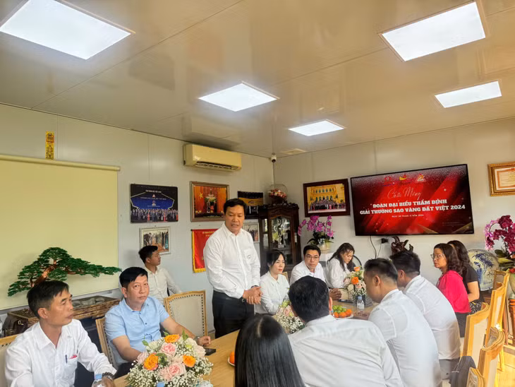 Đoàn thẩm định giải Sao Vàng đất Việt năm 2024 thẩm định tại Công ty Cổ phần Thương mại Trung Thành.