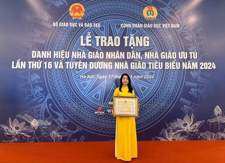 Cô giáo Vũ Thị Thanh Huyền, Trường Tiểu học Trần Hưng Đạo (TP Hạ Long) là Nhà giáo tiêu biểu năm 2024.