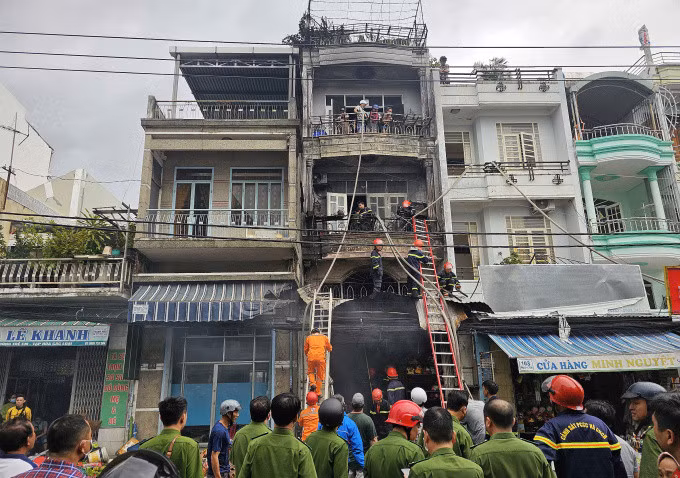 Hiện trường căn nhà cháy. Ảnh: Bùi Toàn