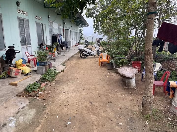 Khu nhà trọ của gia đình ông K.M, nơi xảy ra vụ án mạng. (Ảnh: CA Gia Lai)