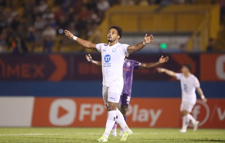 Nguyễn Xuân Son đủ điều kiện thi đấu cho tuyển Việt Nam tại AFF Cup 2024. Ảnh: SN
