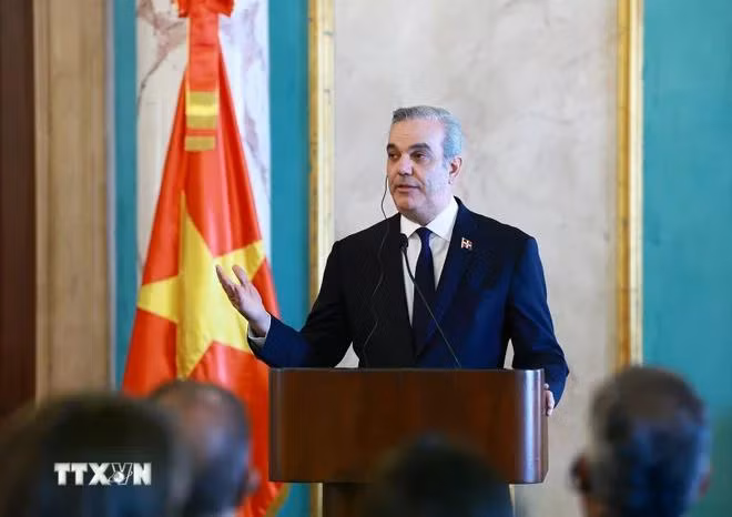 Tổng thống Cộng hoà Dominicana Luis Abinader Corona phát biểu. (Ảnh: Dương Giang/TTXVN)
