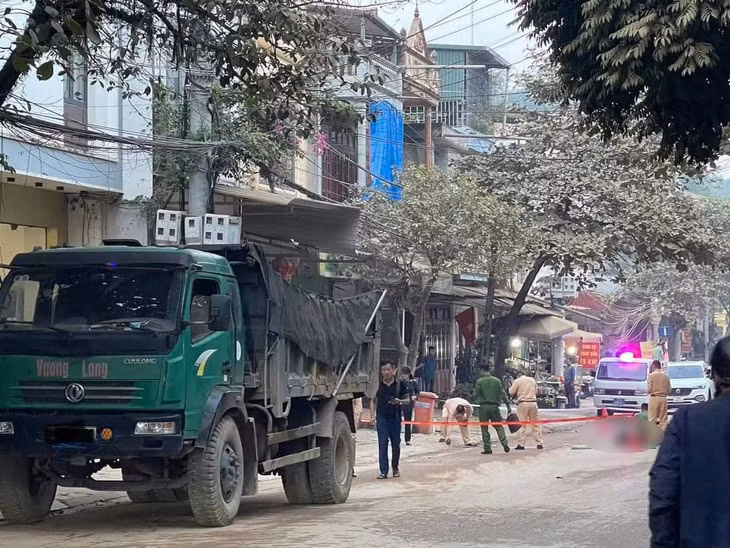 Hiện trường vụ tai nạn khiến người đi xe máy tử vong.