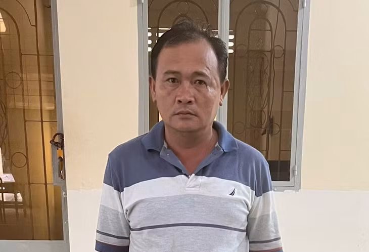 Huỳnh Văn Khanh bị bắt tạm giam để điều tra về hành vi cướp tài sản.