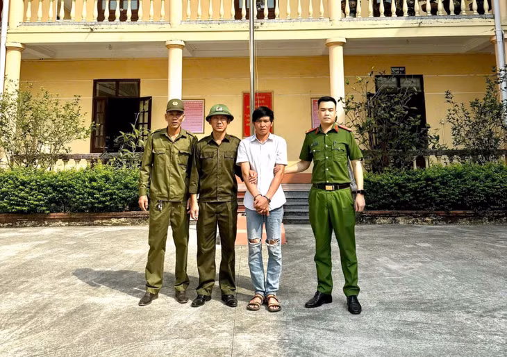 Đối tượng Ánh tại trụ sở Công an huyện Hải Hà.
