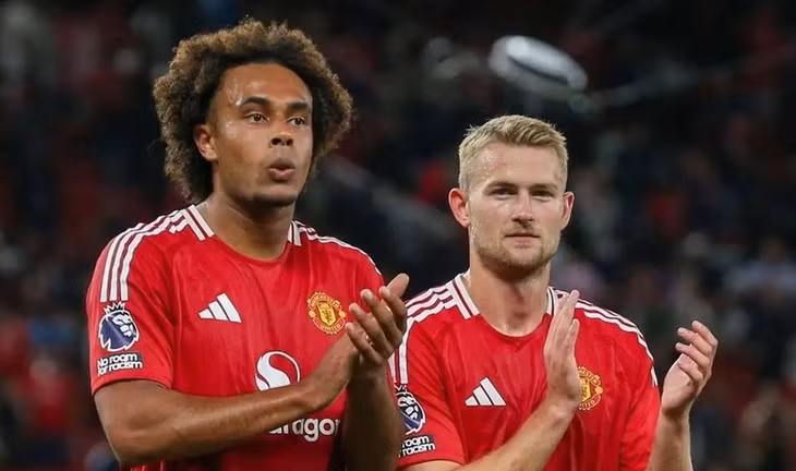Matthijs de Ligt và Joshua Zirkzee đứng trước tương lai bất ổn sau khi Ten Hag rời đi.