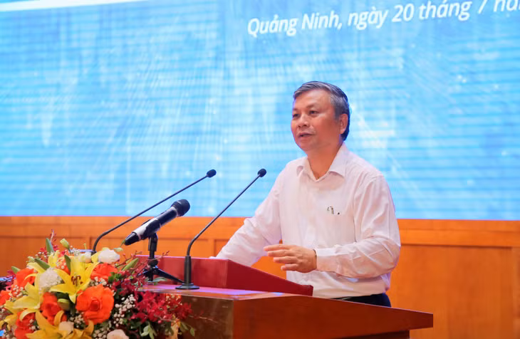 Đồng chí Nguyễn Trọng Thừa, Thứ trưởng Bộ Nội vụ, Phó trưởng ban Ban chỉ đạo Cải cách hành chính của Chính phủ phát biểu tại hội nghị.