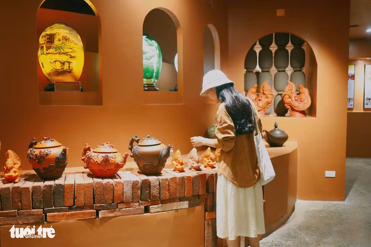 Check-in thả ga tại Bảo tàng gốm Bát Tràng - Ảnh 1.