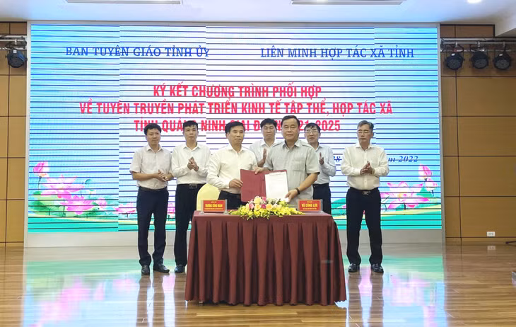 Liên minh HTX và Ban Tuyên giáo Tỉnh ủy ký kết chương trình phối hợp.