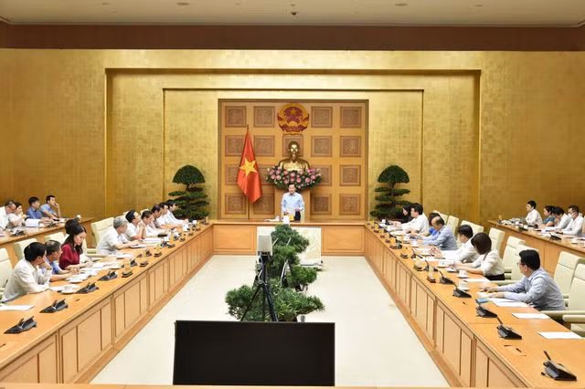 Phó Thủ tướng Lê Minh Khái: Đẩy mạnh công tác thông tin, tuyên truyền, đảm bảo kịp thời, minh bạch thông tin về giá và công tác điều hành giá. Ảnh VGP/Quang Thương