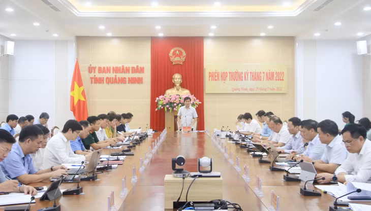 Đồng chí Nguyễn Tường Văn, Phó Bí thư Tỉnh ủy, Chủ tịch UBND tỉnh, phát biểu kết luận.