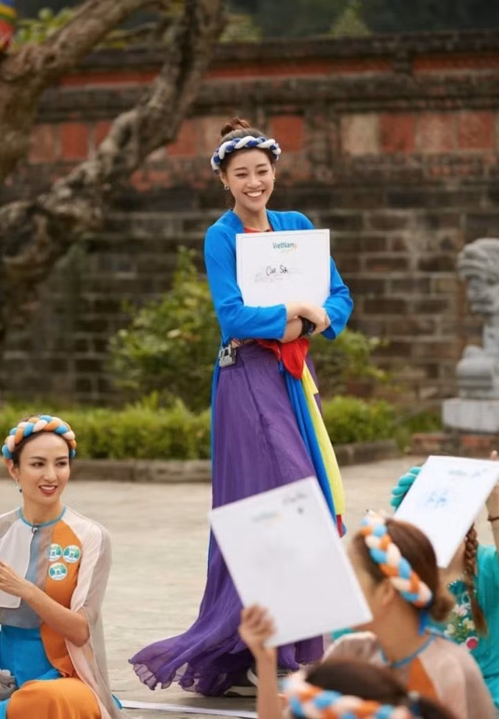 Hoa hậu Khánh Vân giải thích cô cố ý dùng chiến thuật nên trả lời sai.