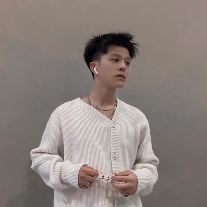 Quang Anh thừa nhận có can thiệp thẩm mỹ để gương mặt trở nên hài hoà hơn.