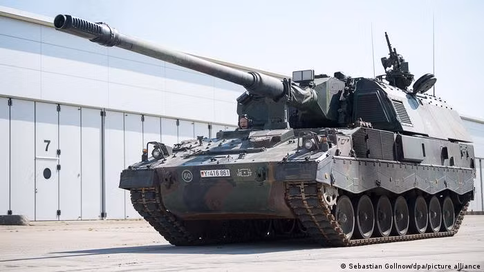 Pháo Panzerhaubitzen 2000 của Đức. Ảnh: DW