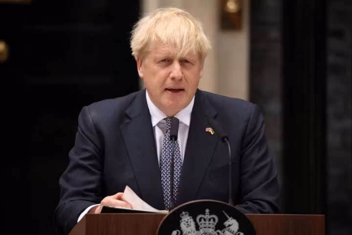 Thủ tướng Anh Boris Johnson từ chức (Ảnh: Reuters).