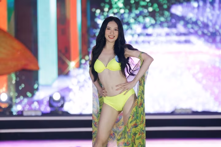 Nguyễn Khánh My chiến thắng giải "Người đẹp biển".
