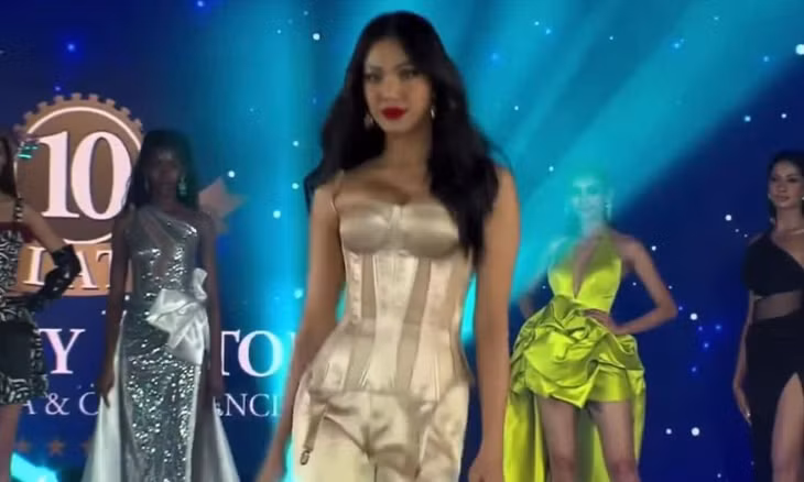 Kim Duyên thi catwalk tại Miss Supranational 2022. Video: MS