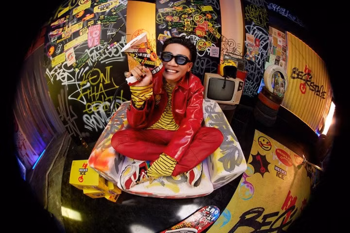 Rapper Wowy tươi trẻ trong sản phẩm mới.