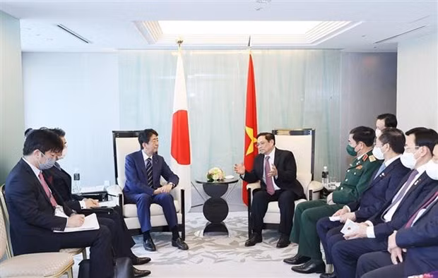 Co Thu tuong Nhat Ban Abe Shinzo - Nguoi ban than thiet cua Viet Nam hinh anh 2
