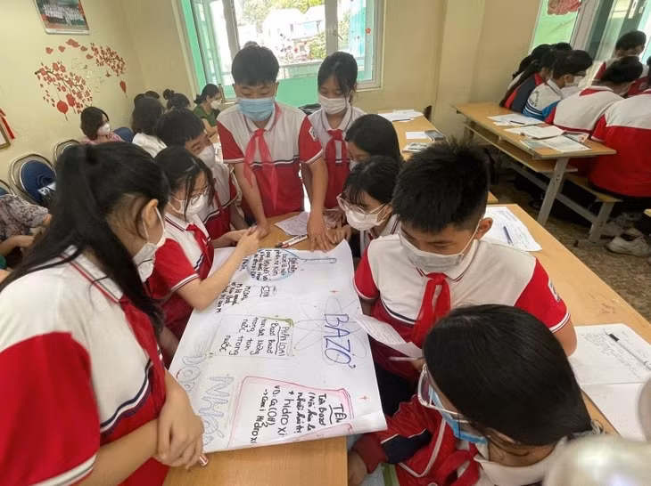 Một tiết học của học sinh Trường THCS Trần Quốc Toản (TP Hạ Long).