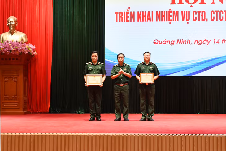 Các cá nhân được nhận khen thưởng của Bộ trưởng Bộ quốc phòng và Bộ CHQS tỉnh Quảng Ninh.